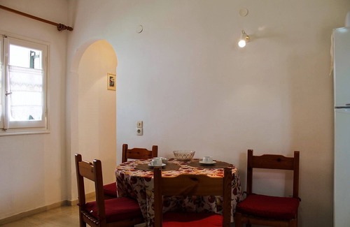 Gimari Apartment | Clios House: Breathtaking Ocean Views Near the Beach