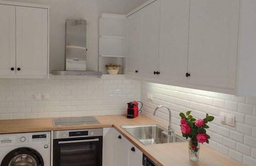 Gimari Apartment | Clios House: Breathtaking Ocean Views Near the Beach