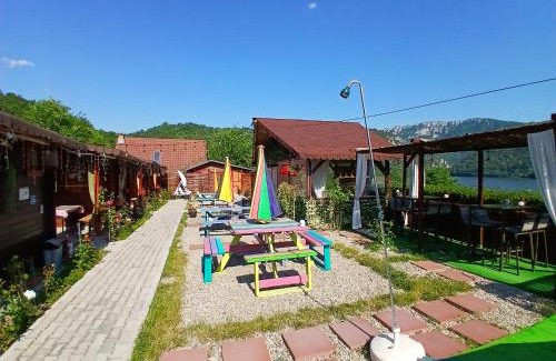 Dubova Cabin | Discover Clisura Dunarii Casutele Danca: 9.5/10 Rated Retreat