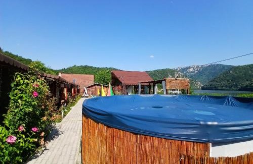Dubova Cabin | Discover Clisura Dunarii Casutele Danca: 9.5/10 Rated Retreat