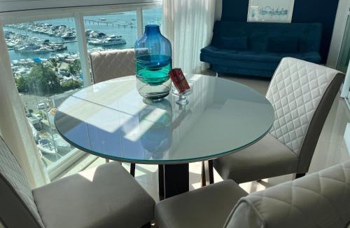 Dois de Julho Apartment | Oceanfront Cloc Marina Vista Mar with Spa & Pool Amenities