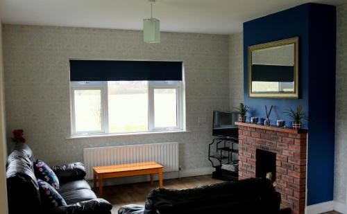 Redhills House | Comfortable Clonandra Cottages with Hot Tub & Pet-Friendly Options