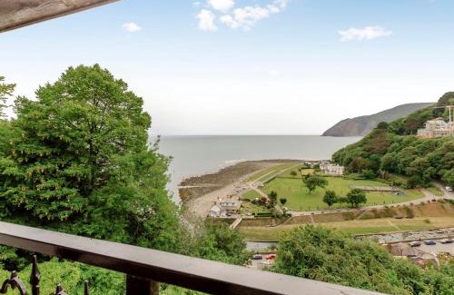 Lynmouth House | Pet-Friendly Clooneavin Apartment 4 with Perfect Reviews