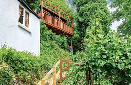 Lynmouth Cottage | Pet-Friendly Clooneavin Chalet with Oceanfront Views