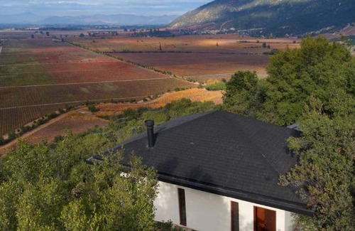Santa Cruz Hotel | Exclusive Clos Apalta Residence with Pool and Hot Tub
