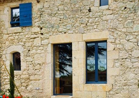 Terraube House | Experience Comfort at Clos Baroanni - Chambre La Volière