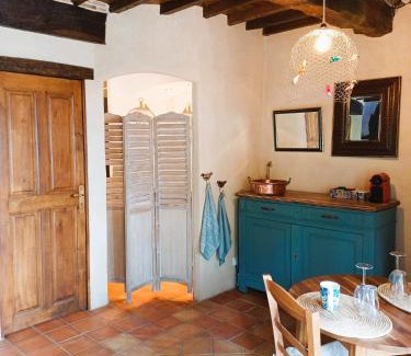 Terraube House | Experience Comfort at Clos Baroanni - Chambre La Volière