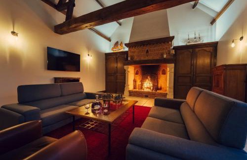 Ecrainville House | Escape to Clos Celeste: Spa, Pool & Ocean Views Await