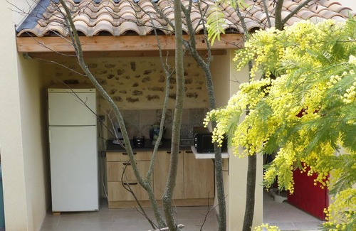 Joyeuse Bed & Breakfast | Relax at Clos de Beauregard with Pool & Family Fun