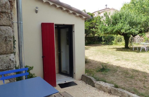 Joyeuse Bed & Breakfast | Relax at Clos de Beauregard with Pool & Family Fun