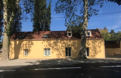 Villiers-Saint-Frederic Apartment | Family-Friendly Comfort at Clos de la Fontaine C Hotel