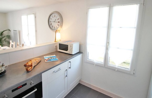 La Flotte House | Guest Rated: 9.8 at Clos des Flots, La Flotte - Oceanfront Retreat