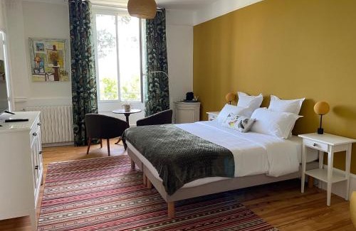 Mirepoix Bed & Breakfast | Pet-Friendly Getaway at Clos des Oliviers - Rated 9.5/10