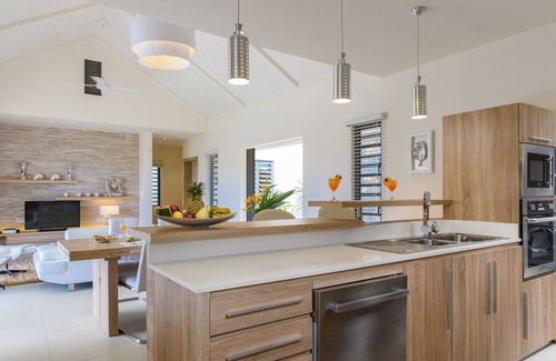 The Vale Villa | Relax at Clos du Littoral with Pool and Spa Amenities