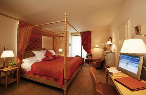 Sarlat-la-Caneda Hotel | Relax at Clos La Boëtie & Spa with Oceanfront Views
