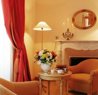 Sarlat-la-Caneda Hotel | Relax at Clos La Boëtie & Spa with Oceanfront Views