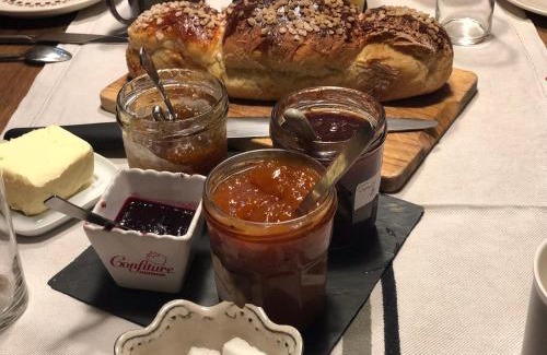 Vouvray Bed & Breakfast | Inviting Clos Mariotte: Pet-Friendly with Breakfast Included