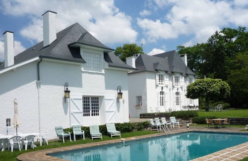 Jurancon Apartment | Discover Le Studio Confort Camélia: Family-Friendly Retreat