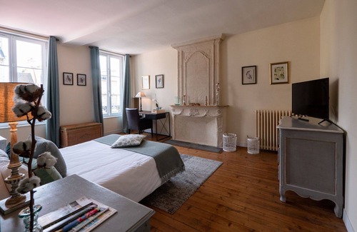 Jardin des plantes House | Relax at Le Clos Saint-Martin: Spa & Family-Friendly Retreat