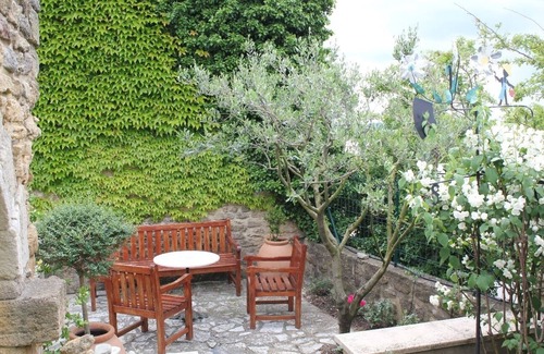 Grillon House | Explore CLOS VIALLE: Historic Village Retreat with Pool