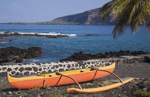 Honaunau-Napoopoo Cottage | Oceanfront Oasis: Close But Far... Enjoy 9.8 Guest Rating