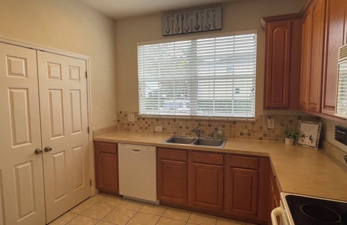 Trafalgar Village House | Serene Kissimmee Villa: 3 Bedrooms, Pool & Spa Amenities