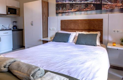 New Boulevard Apartment | Budget-Friendly Family Haven with 9.8 Guest Rating