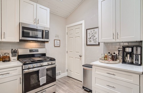 Harvey Park House | Ideal Stay Near Red Rocks and Park Concerts Await!