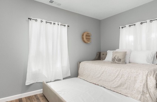 Fowler House | Discover Our Hotel Near 3 National Parks with Pet-Friendly Amenities