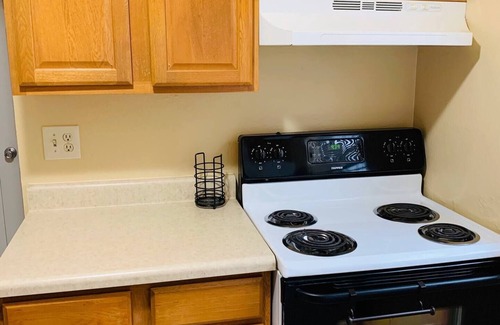 Kenner - Louis Armstrong International Airport Apartment | Convenient Stay Near Airport with Spa and Hot Tub Access