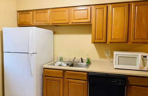Kenner - Louis Armstrong International Airport Apartment | Convenient Stay Near Airport with Spa and Hot Tub Access