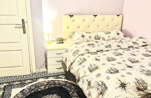 Topkapi Apartment | Convenient Stay Near Akasary Metro with Ocean View