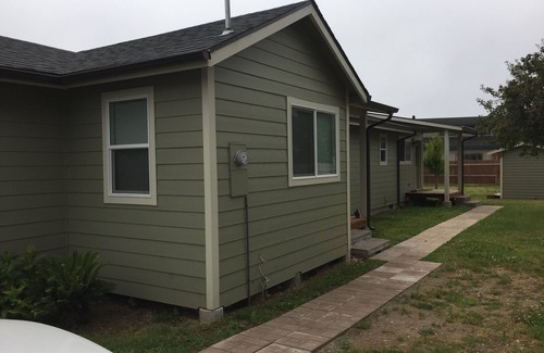 Crescent City North House | Convenient Location with Breakfast and Kitchen Amenities