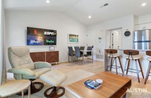 Barton Hills Apartment | Convenient Getaway Near Barton Springs with King Bedroom