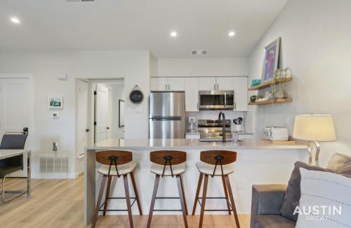 Barton Hills Apartment | Convenient Getaway Near Barton Springs with King Bedroom