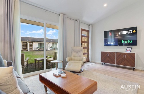 Barton Hills Apartment | Close to Barton Springs + Zilker | King BR + Patio