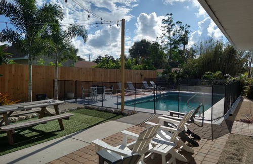 Venice Gardens House | Ideal Retreat Near Beaches with Private Pool & Top Rating