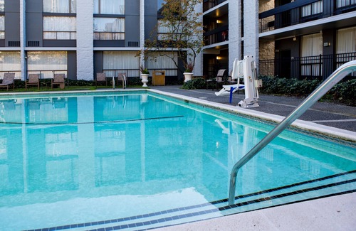 Wilburton Hotel | Relaxing Retreat Near Top Coffee Shops with Pool Access