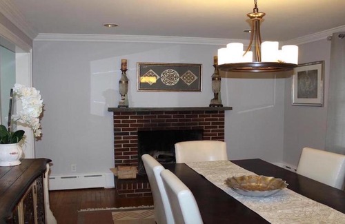 Marlborough House | Convenient Boston Retreat with 5 Beds, Parking & Laundry