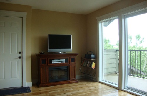 De Winton Cottage | Close to Calgary and Spruce Meadows Esquestrian