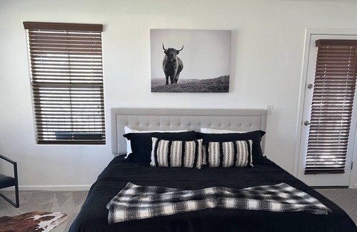 Maryvale House | Prime Location Near Cardinal & West Gate with Pool Access