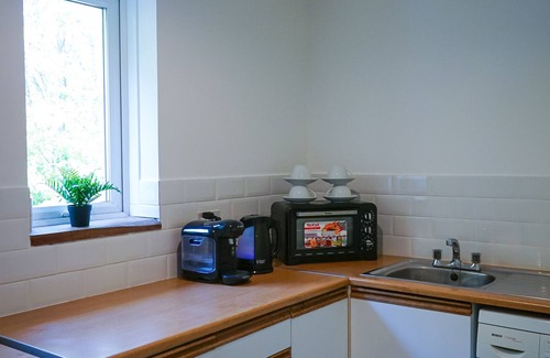 Newbury Apartment | Prime Location Studio with Kitchen & Top Guest Ratings