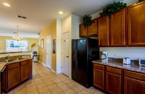 Crestwynd Bay House | Family-Friendly 3-Bedroom Retreat Near Disney