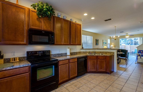 Crestwynd Bay House | Family-Friendly 3-Bedroom Retreat Near Disney