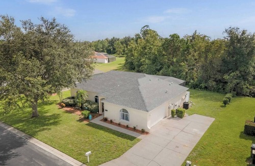 Thousand Oaks House | Close to Disney, 3 bed, 2 bath, Heated Pool, Jacuzzi, Pets ok, Game room