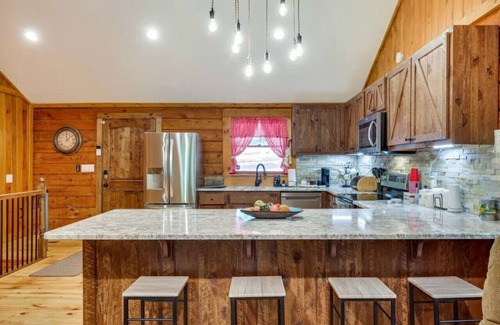 Morganton Cabin | Authentic Log Cabin Retreat in Beautiful Blue Ridge, GA