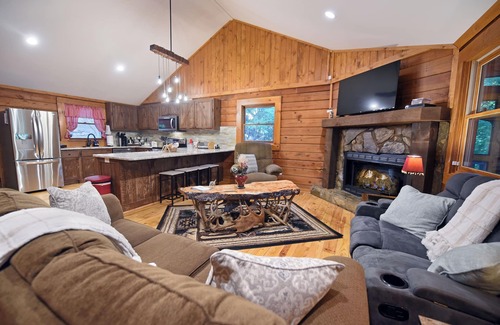Morganton Cabin | Authentic Log Cabin Retreat in Beautiful Blue Ridge, GA