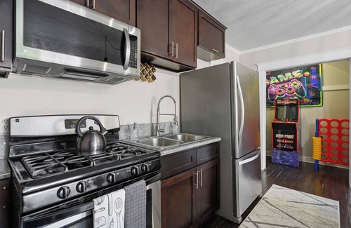 Eastside Apartment | Casa Ahora: Oceanfront Retreat with Private Patio & Games