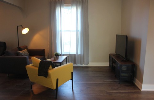 New Palestine House | Convenient Retreat Near Downtown Indianapolis with Ocean View