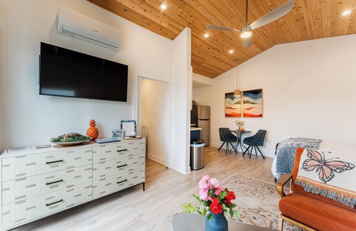 Thousand Oaks Apartment | Unique Downtown Retreat with Llamas and Alpacas